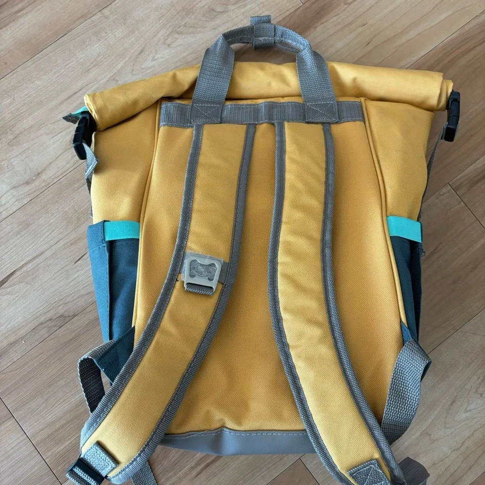 Stylish Multi-Color Backpack - Picture 12 of 14